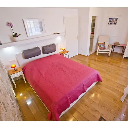 Town House Viva Split